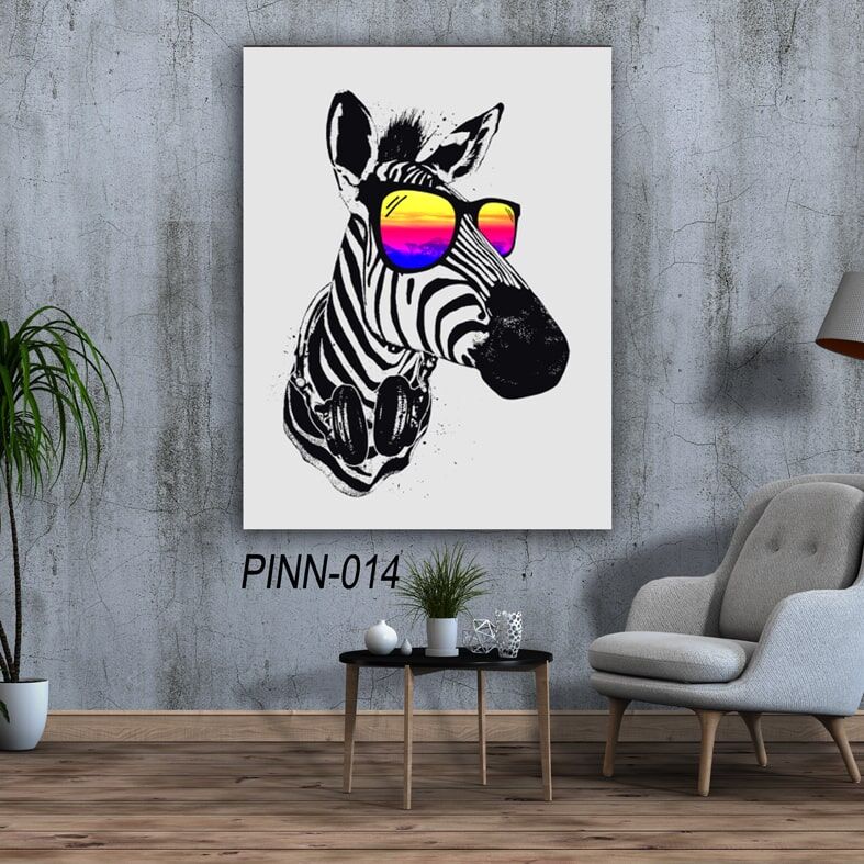 תמונה מגניבה לחדר שינה זברה עם משקפים