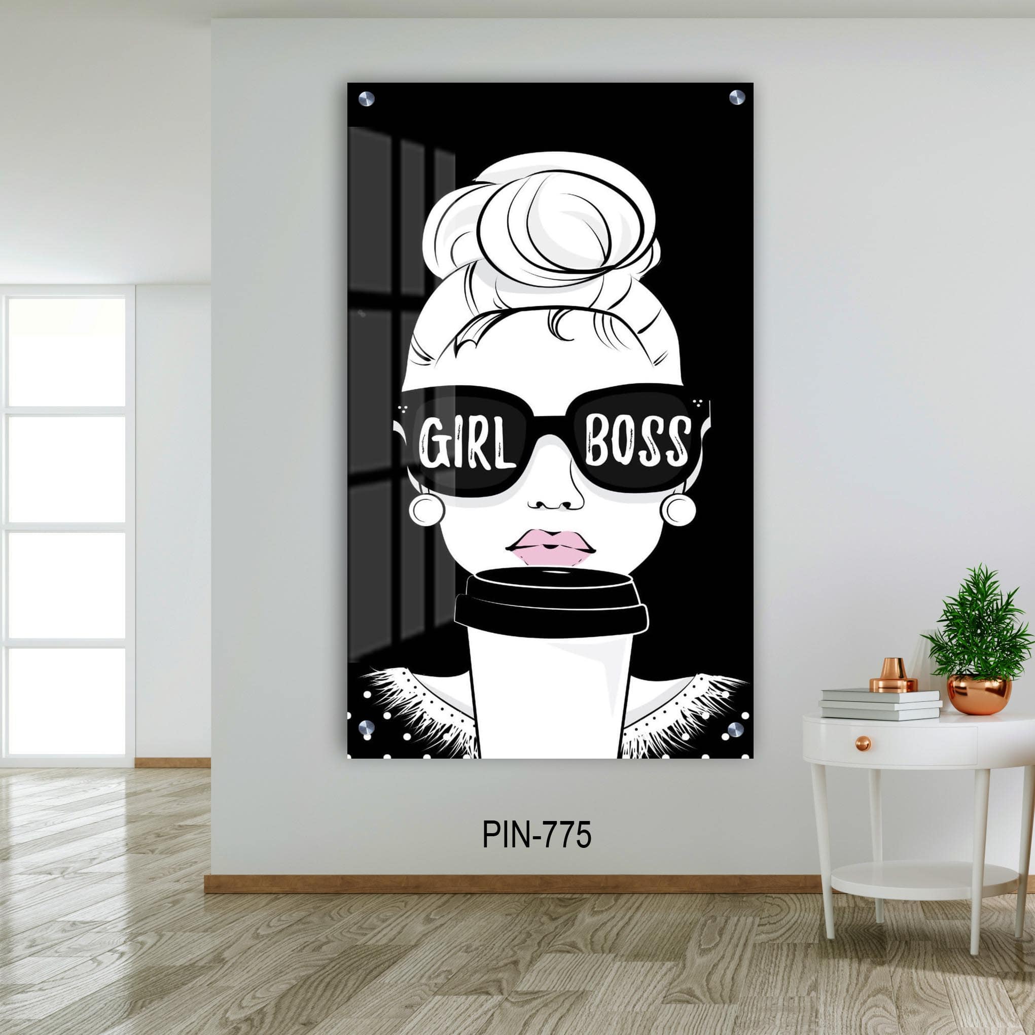 תמונת זכוכית לחדר שינה GIRL BOSS