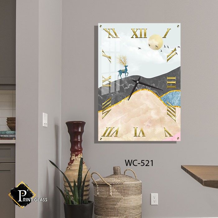 שעון קיר לסלון מיוחד מזכוכית עם רקע של אייל בהרים