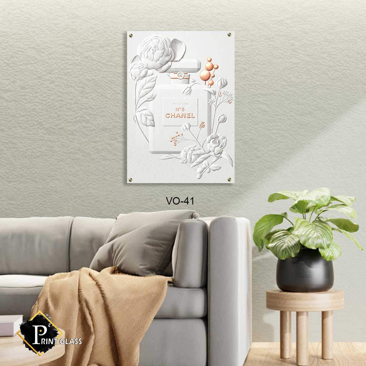 בושם שאנל לבן - תמונת על זכוכית לחדר שינה או למשרד