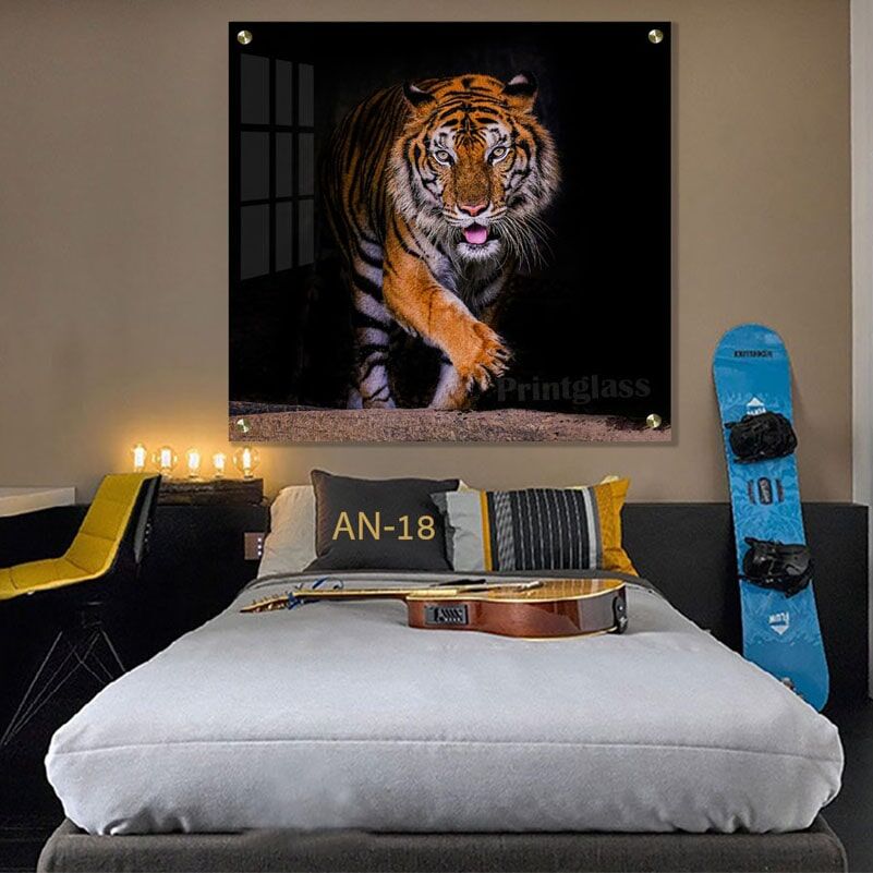 תמונת זכוכית מרובעת של טיגריס באפלה לחדר שינה