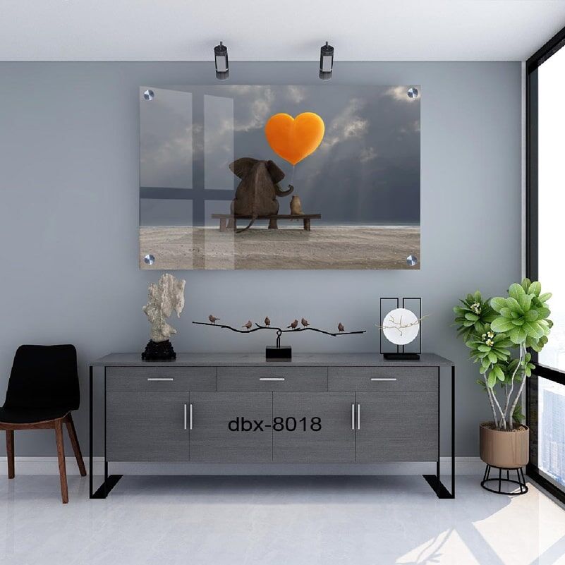 פיל עם בלון כתום