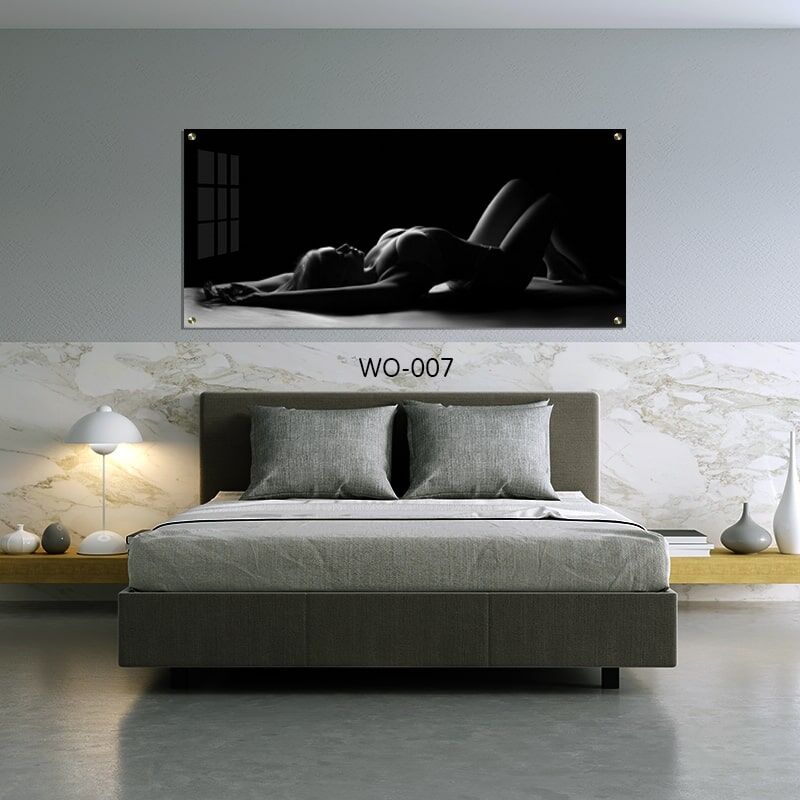 תמונת זכוכית לחדר שינה גברים של אישה בתנועה