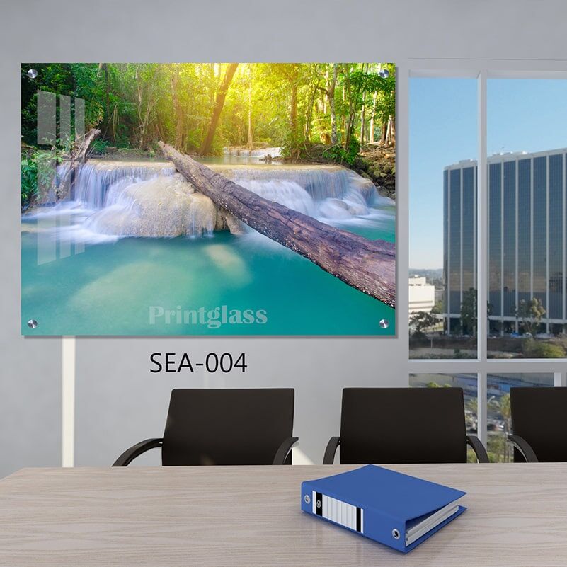 תמונה של נוף מפל