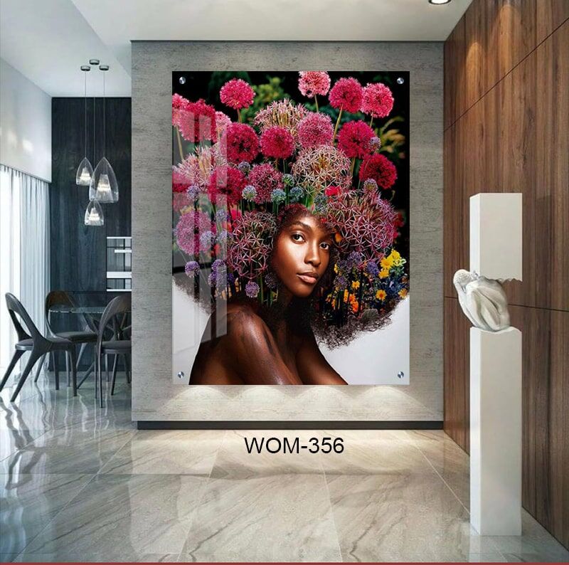 תמונה אפריקאית עם פרחים על הראש