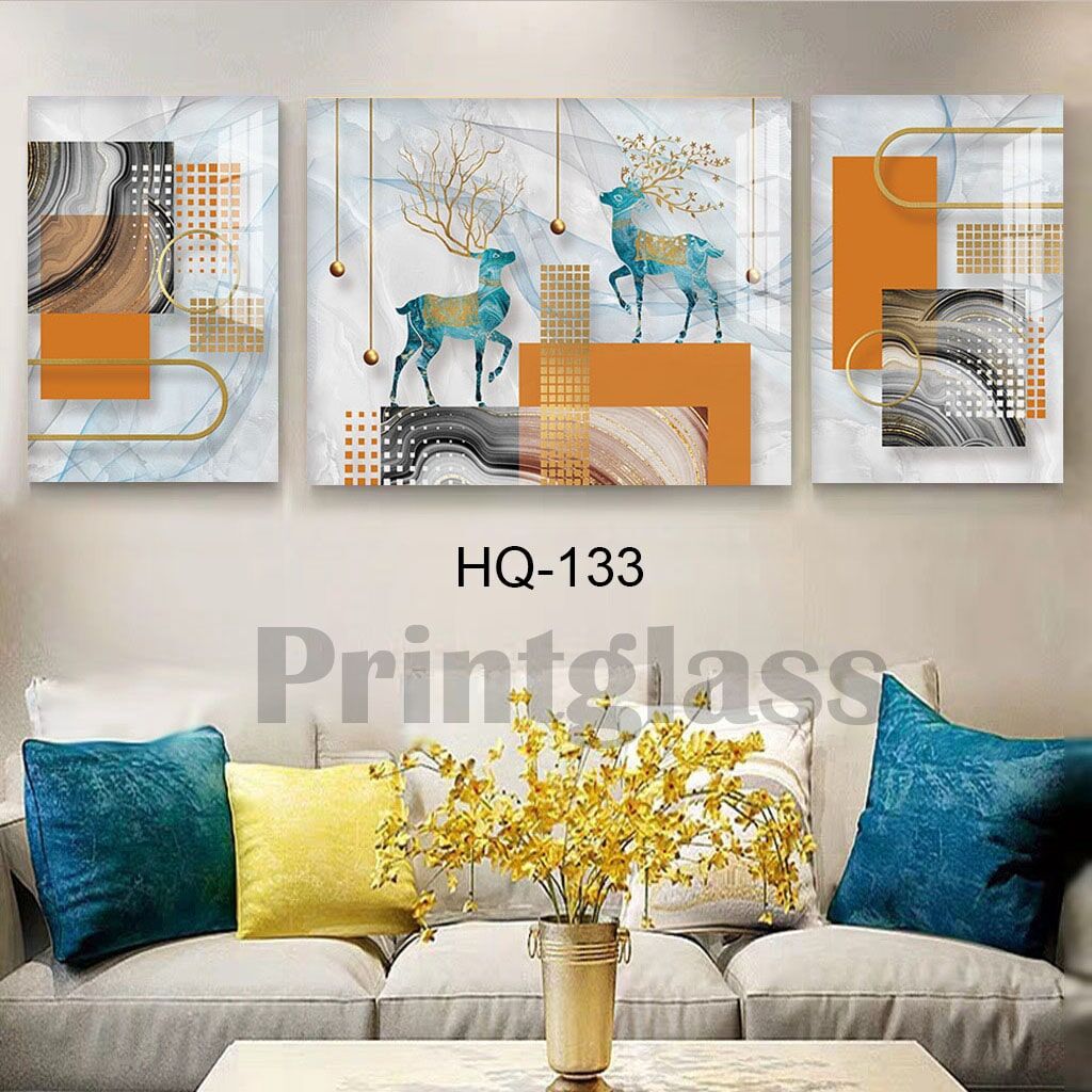 סט שלישיית תמונות על זכוכית לסלון או ללובי בניין של איילים בתכלת