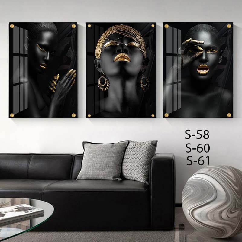 סט שלישיית תמונות על זכוכית לסלון של שלישיית אפריקאיות זהב