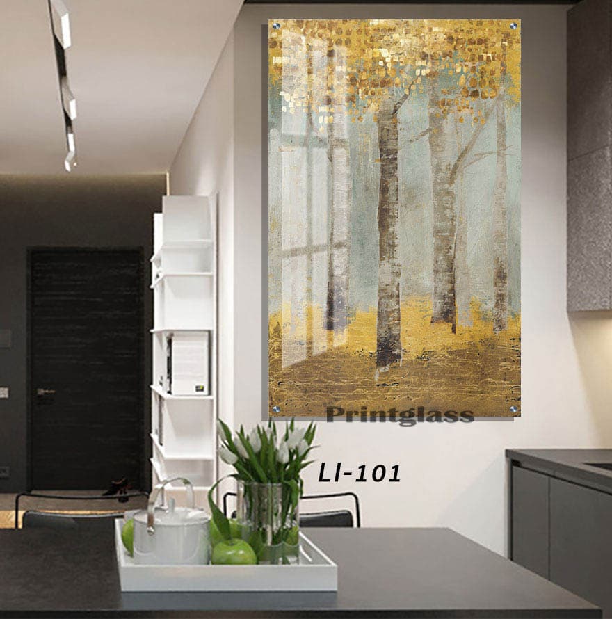 תמונה לפינת אוכל אן לסלון מזכוכית של יער מצוייר מזהב