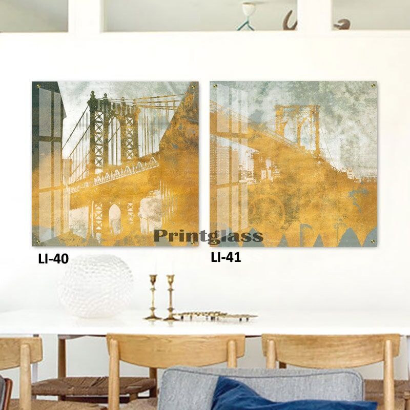 זוג תמונות לסלון מזכוכית של גשר ברקע זהב