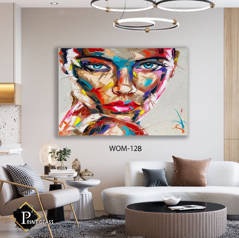 תמונה של אישה צבעונית