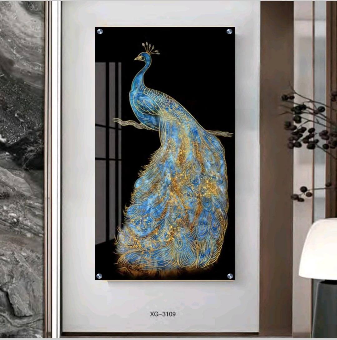 טווס מצוייר ברקע שחור - תמונת זכוכית לסלון או לפינת האוכל