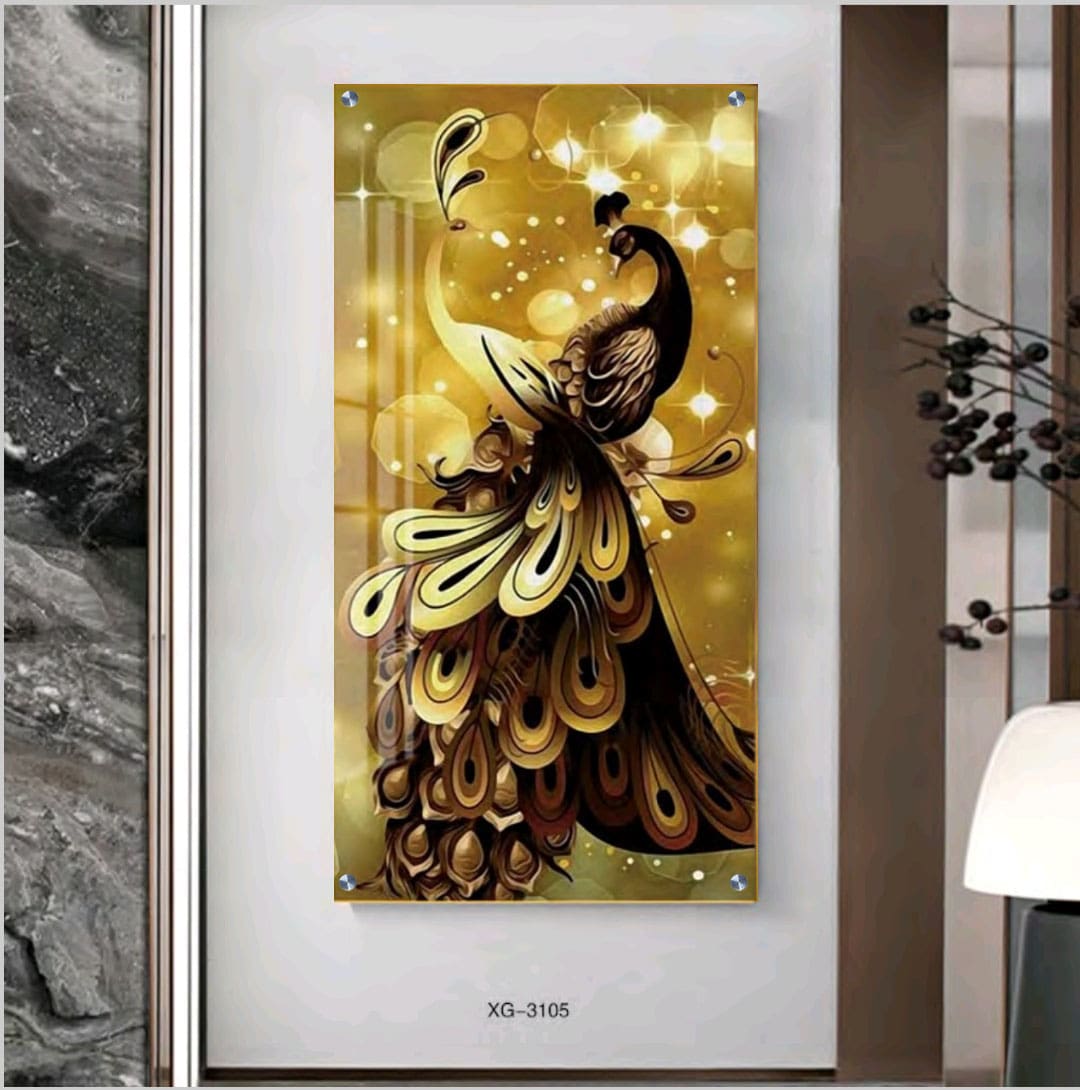 טווס שחור זהב - תמונת זכוכית לסלון או לפינת האוכל