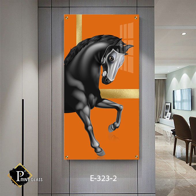 סוס שחור ברקע כתום - תמונה לסלון - תמונת זכוכית