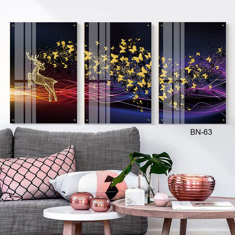 תמונות לפינת האוכל מזכוכית של אייל ופרפרים מזהב