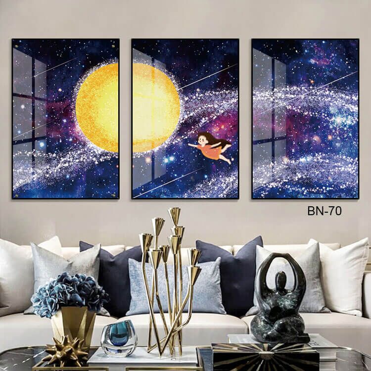 תמונות זכוכית לפינת האוכל של ילדה בחלל