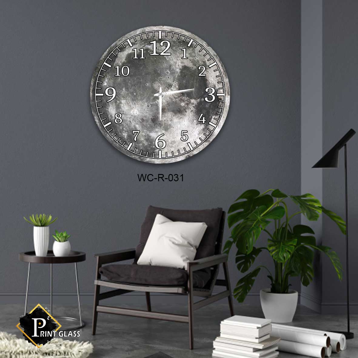 שעון קיר מיוחד לבית לבית מזכוכית ברקע ירח