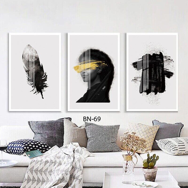 סט 3 תמונות זכוכית לסלון של אישה מאויירת רקע לבן
