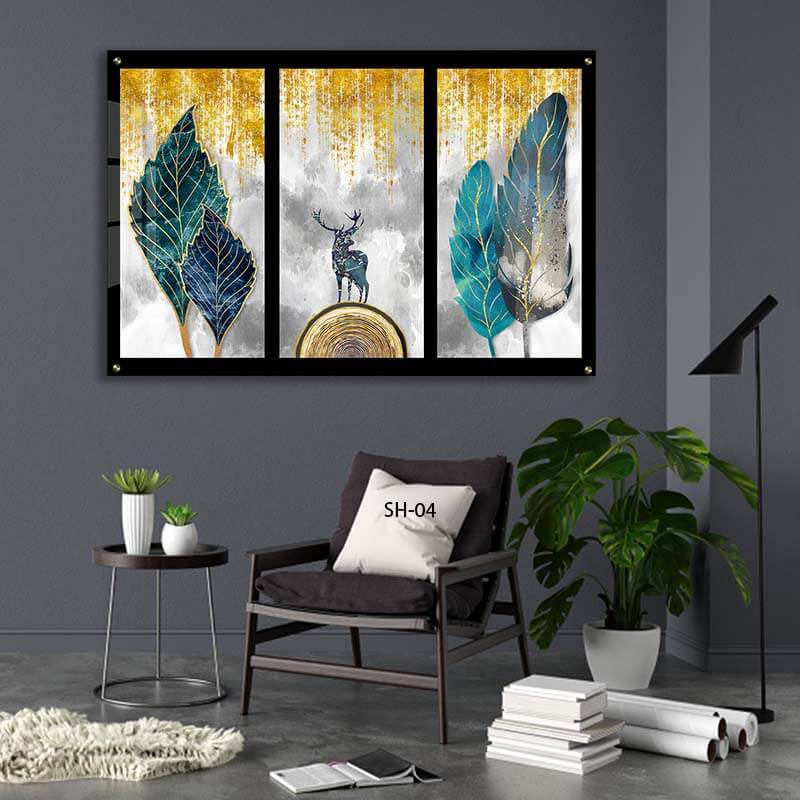 תמונת זכוכית למשרד של אייל עומד על סלע