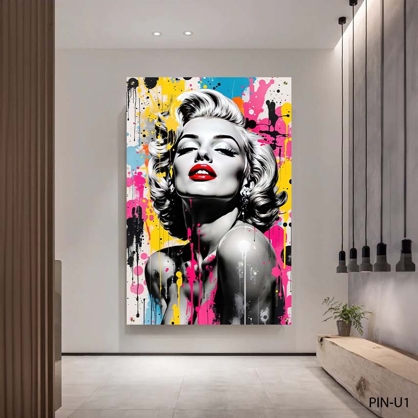 תמונה ללובי בניין של דיוקן צבעוני של אישה בסגנון פופ ארט